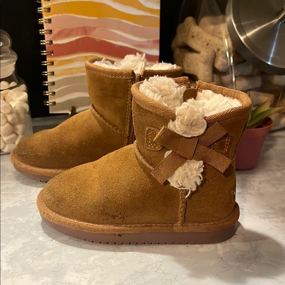 Ugg mid zip up girls boots - Picture 1 of 6